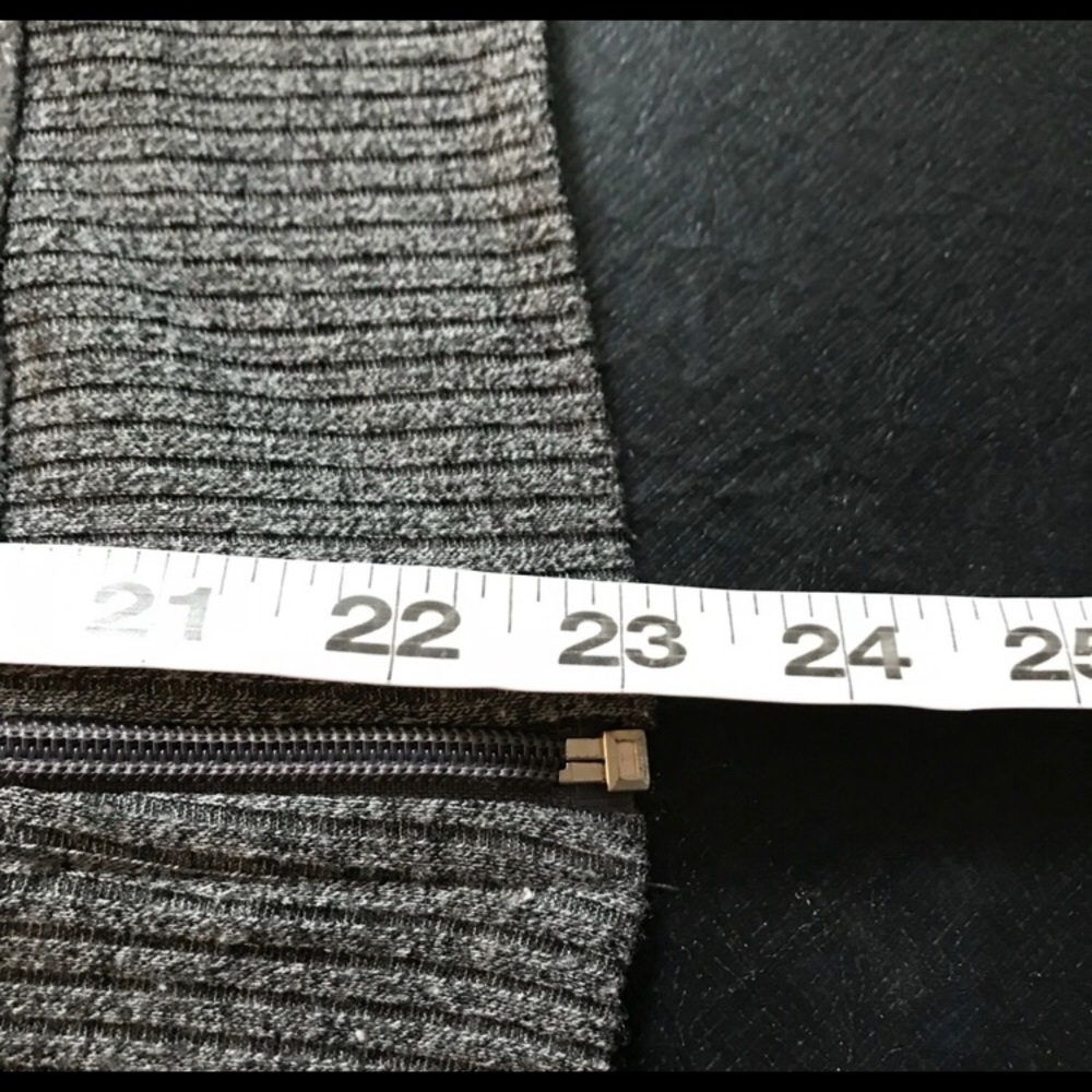 Joseph Ribkoff Grey/silver zipper Jacket with Faux Fur around hood size 4 - Picture 7 of 8